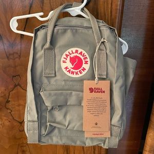 NWT Fjalraven kids backpack light gray